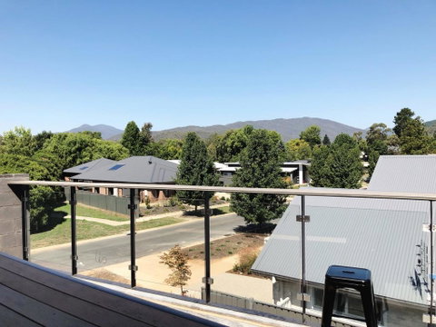 Mountain Mist Retreat - 4 Bedrooms - Accommodation Directory 1