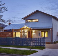 MounTin Hut - Central Bright - Accommodation Directory
