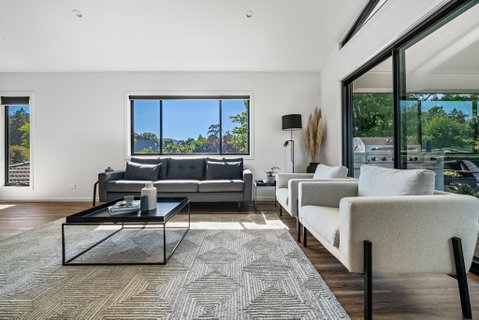 Mr Smith - Accommodation Directory 1
