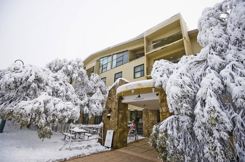 Mt Buller Chalet Hotel & Suites - Accommodation Directory 0