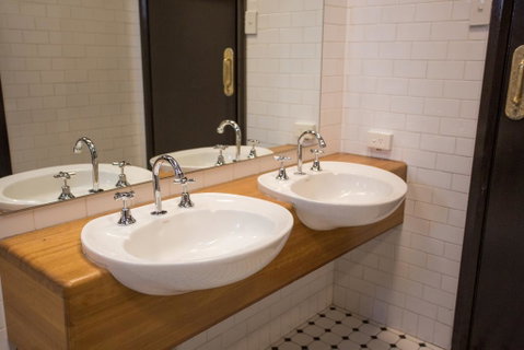 Nags Head Hotel - Accommodation Directory 2