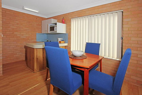 NARRAWALLEE RETREAT - Accommodation Directory 3