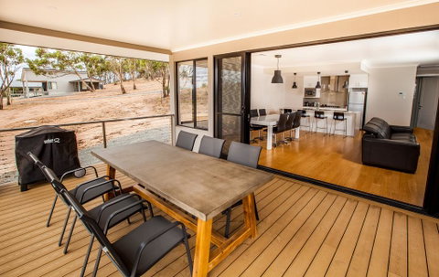 Neagles Retreat Villas - Accommodation Directory 3