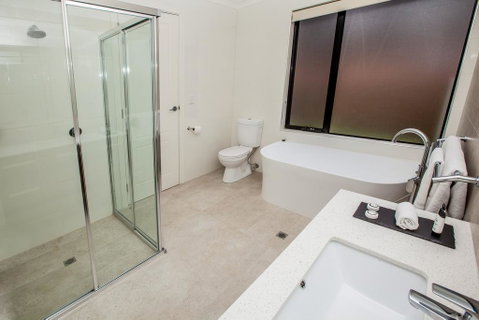 Neagles Retreat Villas - Accommodation Directory 2
