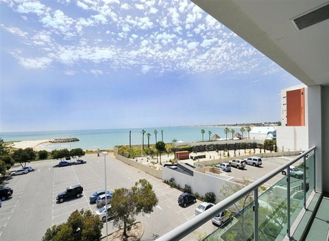Nautica Residences Mandurah - Accommodation Directory 3
