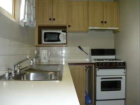 Albany Apartments - Accommodation Directory 1