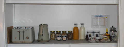 Jacaranda Hideaway Bed & Breakfast - Accommodation Directory 5