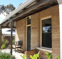 Hotham Ridge Winery and Cottages - Accommodation Directory