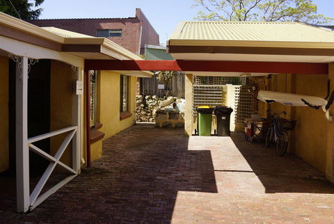 Suffolk House - Accommodation Directory 4