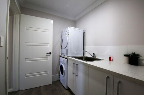 Studio Style Mindarie Marina - Accommodation Directory 8