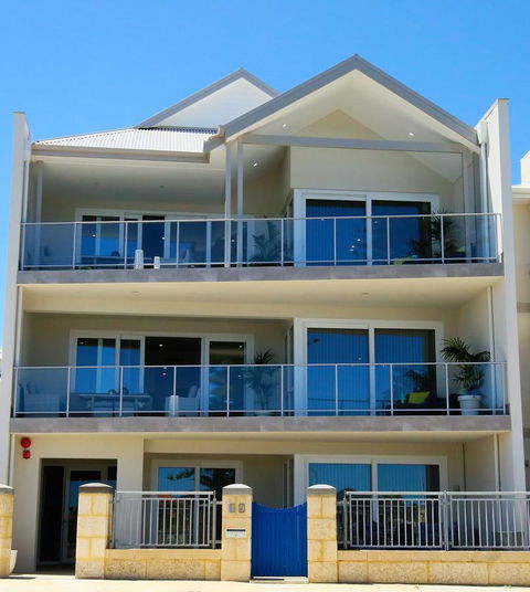 Studio Style Mindarie Marina - Accommodation Directory 9