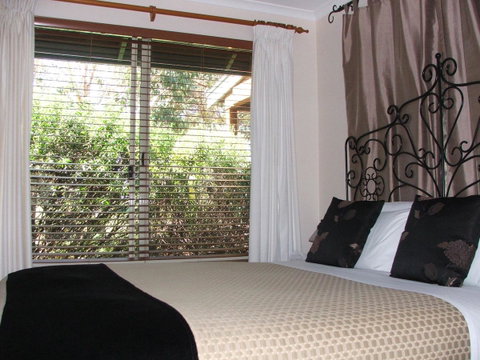 Celestine Retreat - Accommodation Directory 8
