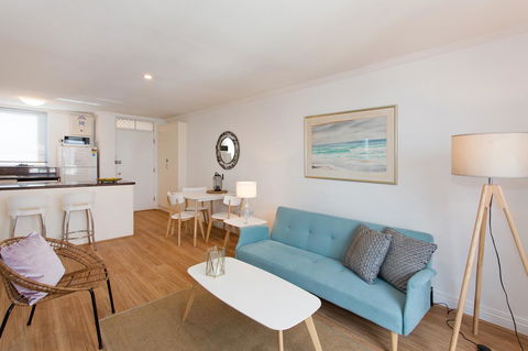 Ocean Breeze Apartment - Accommodation Directory 10