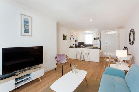 Ocean Breeze Apartment - Accommodation Directory 8