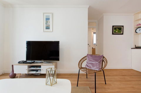 Ocean Breeze Apartment - Accommodation Directory 16