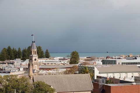 Ocean Breeze Apartment - Accommodation Directory 5