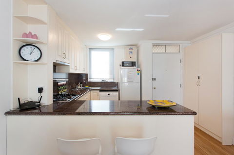 Ocean Breeze Apartment - Accommodation Directory 11