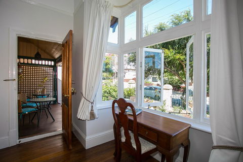 Danum House - Accommodation Directory 14