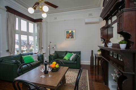 Danum House - Accommodation Directory 4