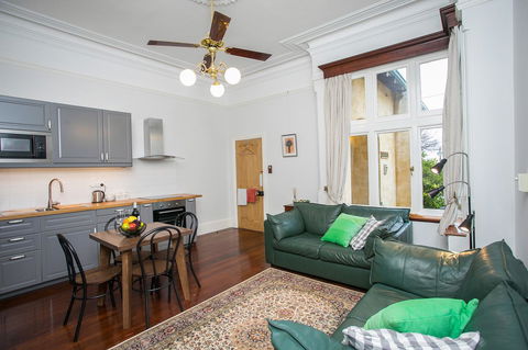 Danum House - Accommodation Directory 11