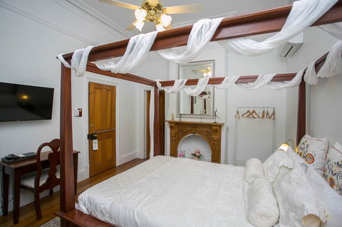 Danum House - Accommodation Directory 12