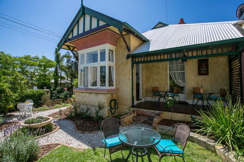 Danum House - Accommodation Directory 15