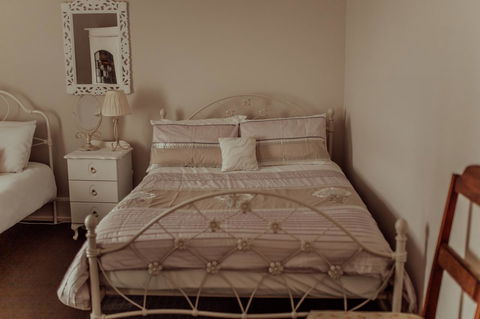 Bluebird Cottage - Accommodation Directory 3