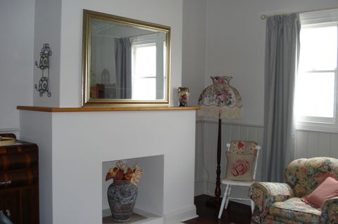 Bluebird Cottage - Accommodation Directory 8