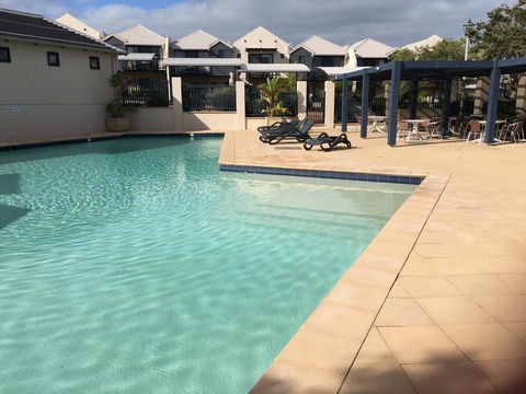 Zephyr Studio - Accommodation Directory 34