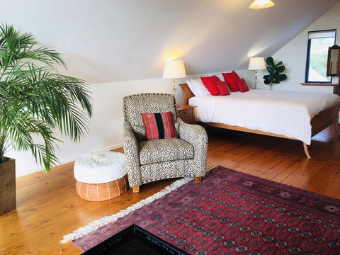 Zephyr Studio - Accommodation Directory 13
