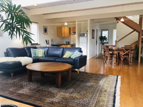 Zephyr Studio - Accommodation Directory 3