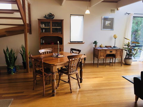Zephyr Studio - Accommodation Directory 7