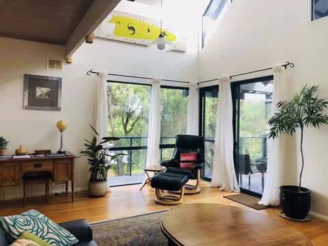 Zephyr Studio - Accommodation Directory 5
