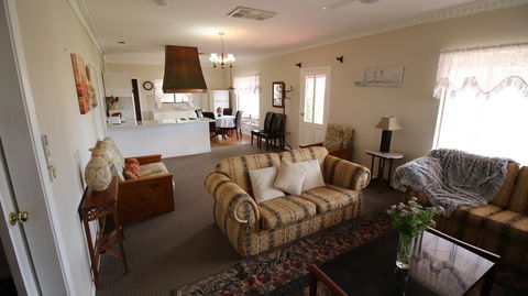Daisy Cottage - Accommodation Directory 2