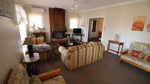 Daisy Cottage - Accommodation Directory 12