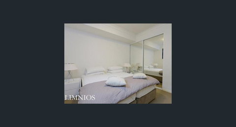 Frankly Francis - Exquisite Executive Apartment - Accommodation Directory 5