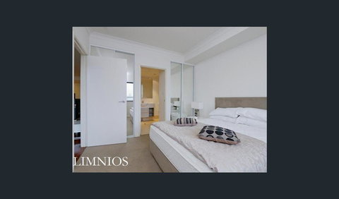 Frankly Francis - Exquisite Executive Apartment - Accommodation Directory 0