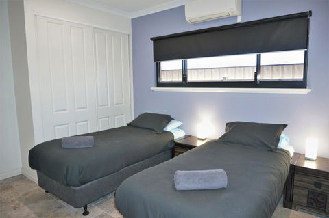 27 Corella Court - Accommodation Directory 8