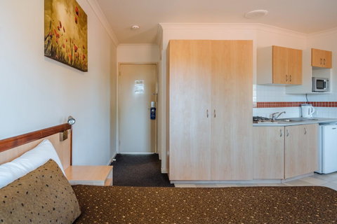 Canning Bridge Auto Lodge - Accommodation Directory 33