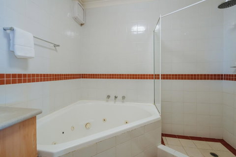 Canning Bridge Auto Lodge - Accommodation Directory 41