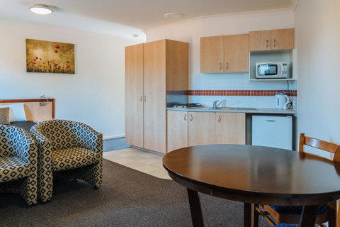 Canning Bridge Auto Lodge - Accommodation Directory 36