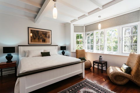 Elliot House - Accommodation Directory 10