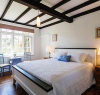 Elliot House - Accommodation Directory