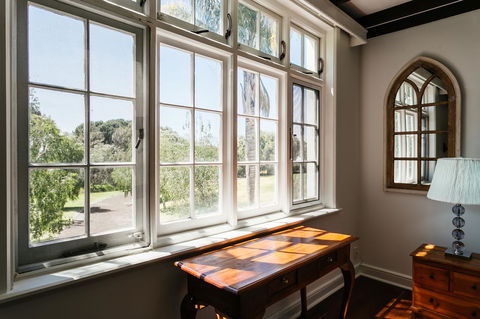 Elliot House - Accommodation Directory 14