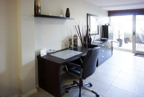 Studio 4 - Ground Floor Fremantle Apartment - Accommodation Directory 9