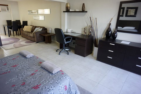 Studio 4 - Ground Floor Fremantle Apartment - Accommodation Directory 1