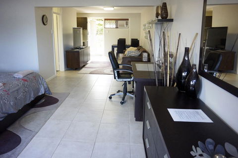 Studio 4 - Ground Floor Fremantle Apartment - Accommodation Directory 11