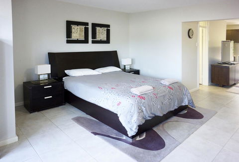 Studio 4 - Ground Floor Fremantle Apartment - Accommodation Directory 14