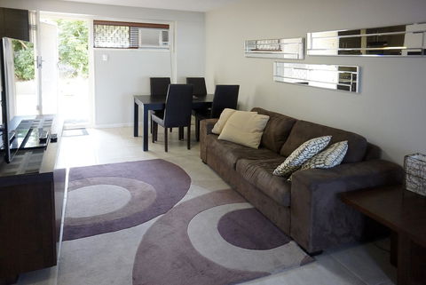 Studio 4 - Ground Floor Fremantle Apartment - Accommodation Directory 2