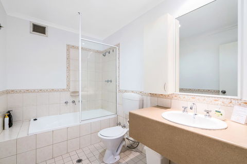 405 Perth City Escape - Accommodation Directory 3